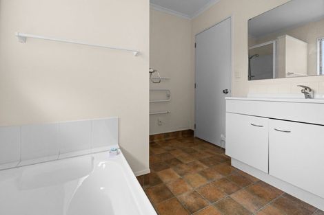 Photo of property in 4/28 Te Aute Road, Havelock North, 4130