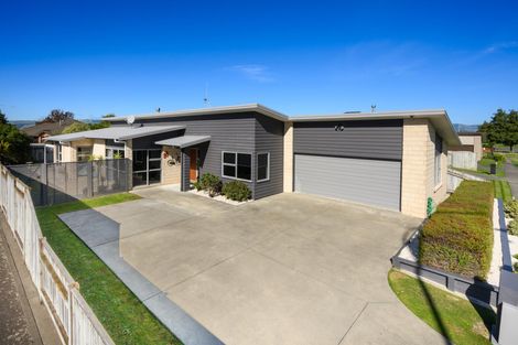 Photo of property in 99 Schnell Drive, Kelvin Grove, Palmerston North, 4414