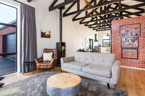 Photo of property in 2 Peregrine Place, Kinloch, Taupo, 3377