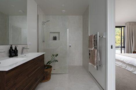 Photo of property in 2 Hugo Shaw Drive, Cambridge, 3434