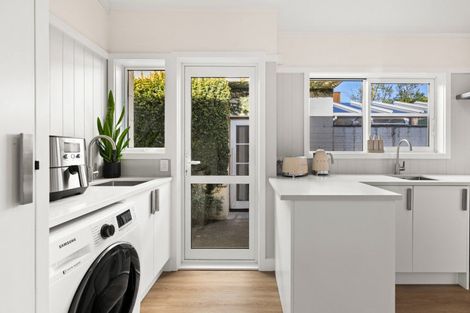 Photo of property in 24 Charles Street, Westshore, Napier, 4110