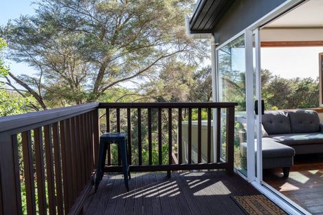 Photo of property in 6 Main Road, Raglan, 3225