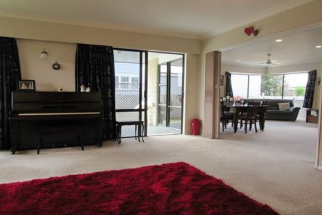 Photo of property in 31 Wilson Street, Hawera, 4610