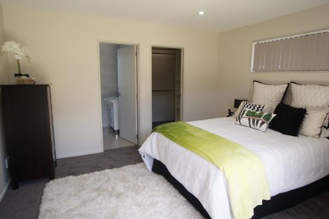 Photo of property in 3a Crompton Road, Massey, Auckland, 0614