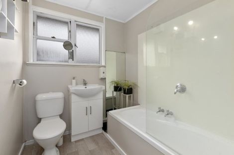 Photo of property in 393 Cambridge Terrace, Naenae, Lower Hutt, 5011