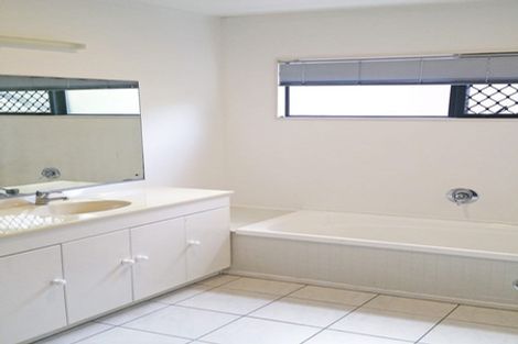 Photo of property in 2/25 Walter Street, Hauraki, Auckland, 0622