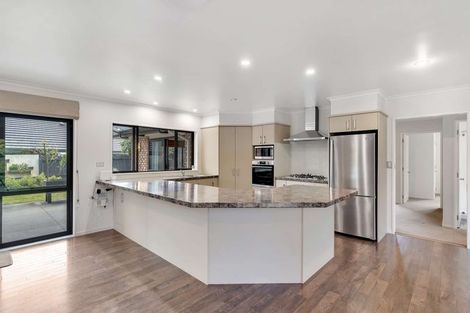 Photo of property in 21 Mandalay Place, Waiuku, 2123