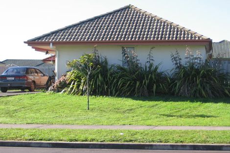 Photo of property in 22 Robin Brooke Drive, Flat Bush, Auckland, 2019