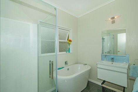 Photo of property in 2 Sherwood Street, Woburn, Lower Hutt, 5010