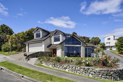 Photo of property in 22 The Crowsnest, Whitby, Porirua, 5024