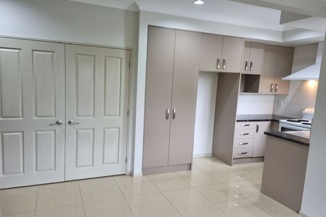 Photo of property in 4 Chieftain Rise, Goodwood Heights, Auckland, 2105