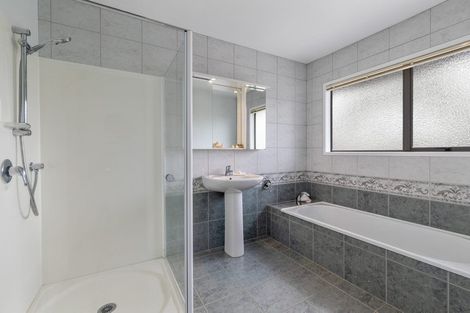 Photo of property in 1/517 Beach Road, Murrays Bay, Auckland, 0630