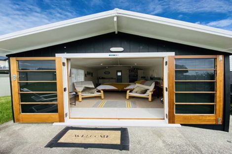 Photo of property in 4 Shearer Drive, Oakura, 4314