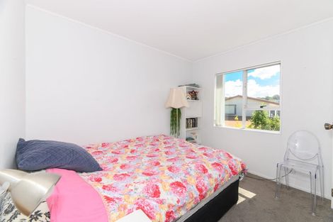 Photo of property in 2/401 East Coast Road, Mairangi Bay, Auckland, 0630