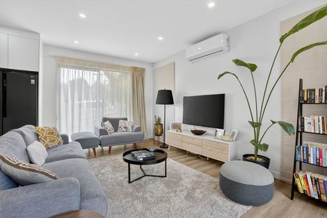 Photo of property in 57b Hogans Road, Glenfield, Auckland, 0629