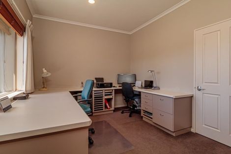 Photo of property in 17a Hetley Crescent, Taradale, Napier, 4112
