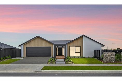 Photo of property in 2 Mccahon Drive, Rangiora, 7400