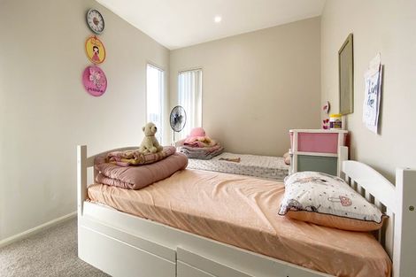 Photo of property in 9 Bezar Place, Flat Bush, Auckland, 2016