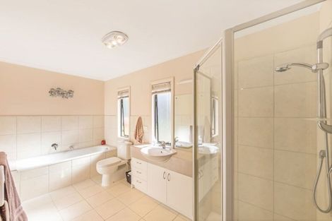 Photo of property in 46 Parkwood Crescent, Gulf Harbour, Whangaparaoa, 0930