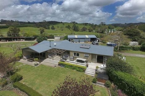 Photo of property in 145 Kanohi Road, Kaukapakapa, 0873