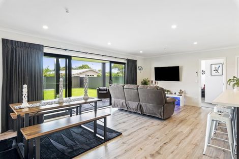 Photo of property in 124 Main Road, Waikanae, 5036