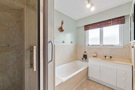 Photo of property in 12 Glenora Place, Hornby, Christchurch, 8042