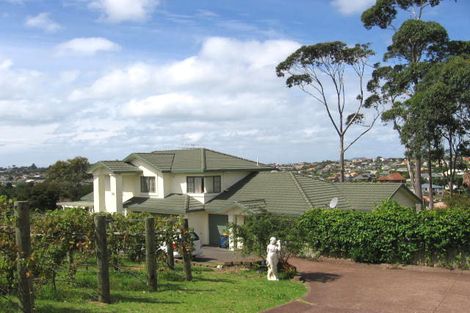 Photo of property in 26 Lorikeet Place, Unsworth Heights, Auckland, 0632