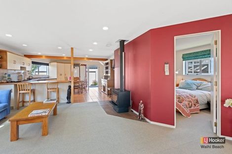 Photo of property in 31 Ocean View Road, Waihi Beach, 3611