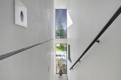 Photo of property in 2 Marriner Street, Sumner, Christchurch, 8081