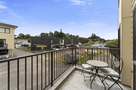 Photo of property in Te Kakariki Apartments, 6/6 Wellington Road, Paekakariki, 5034