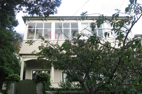 Photo of property in 16 Lindum Terrace, Roseneath, Wellington, 6011