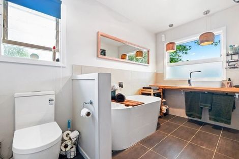 Photo of property in 15 Matthews Crescent, Melville, Hamilton, 3206