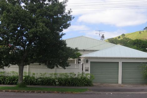 Photo of property in 33 Allenby Avenue, Devonport, Auckland, 0624