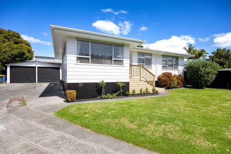 Photo of property in 8 Camphora Place, Ranui, Auckland, 0612
