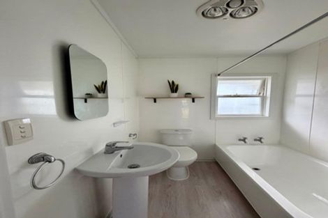 Photo of property in 2/405 Lake Road, Takapuna, Auckland, 0622