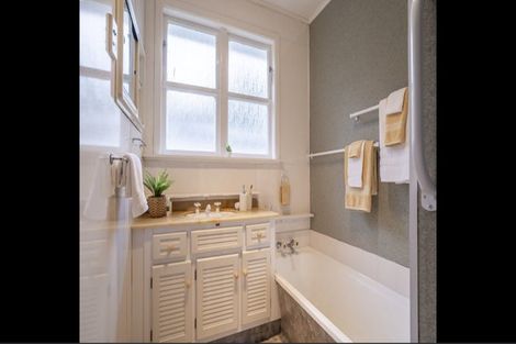 Photo of property in 3 South Street, Tawa, Wellington, 5028