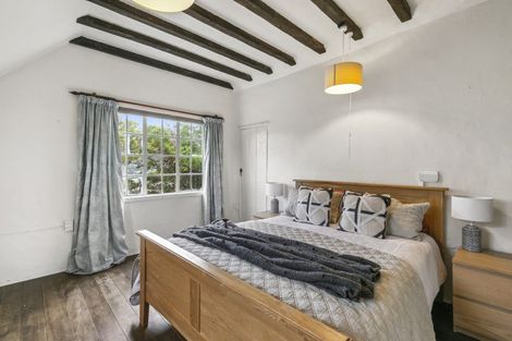 Photo of property in 42 Nicholson Road, Khandallah, Wellington, 6035