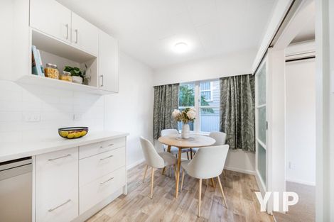 Photo of property in 24 Batchelor Street, Newlands, Wellington, 6037