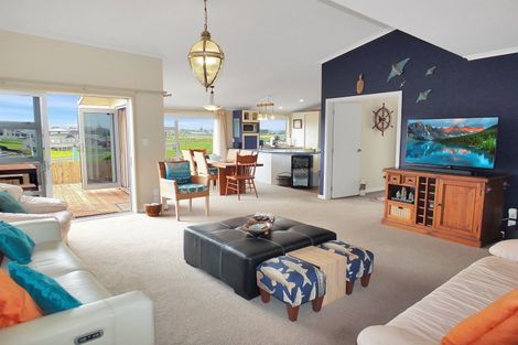 Photo of property in 50a Signal Street, Foxton Beach, Foxton, 4815