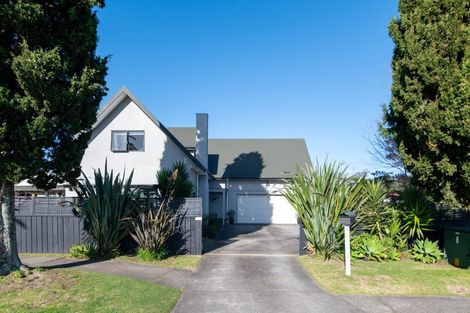 Photo of property in 1 Stonebridge Park Drive, Holdens Bay, Rotorua, 3010