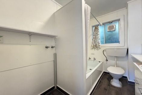 Photo of property in 2/153 Main Road, Tawa, Wellington, 5028