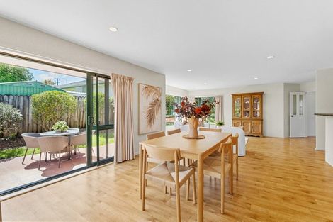 Photo of property in 52 Kath Hopper Drive, Orewa, 0931