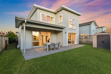 Photo of property in 22 Couldrey Crescent, Red Beach, 0932