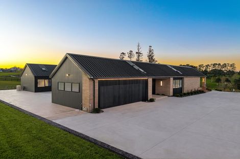 Photo of property in 70 Joseph Dunstan Drive, Taupaki, 0782