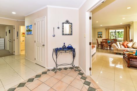 Photo of property in 25 Eiger Place, Northpark, Auckland, 2013