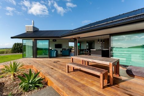 Photo of property in 588 Barrett Road, Hurworth, New Plymouth, 4371