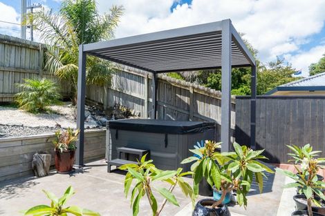 Photo of property in 36 Moffat Road, Red Beach, 0932