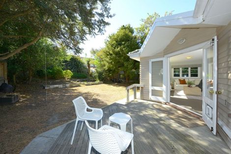 Photo of property in 29 Eastern Terrace, Beckenham, Christchurch, 8023