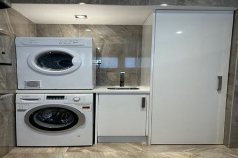 Photo of property in 122 Aeroview Drive, Beach Haven, Auckland, 0626