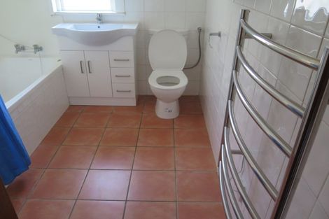 Photo of property in 28 Melbourne Road, Island Bay, Wellington, 6023